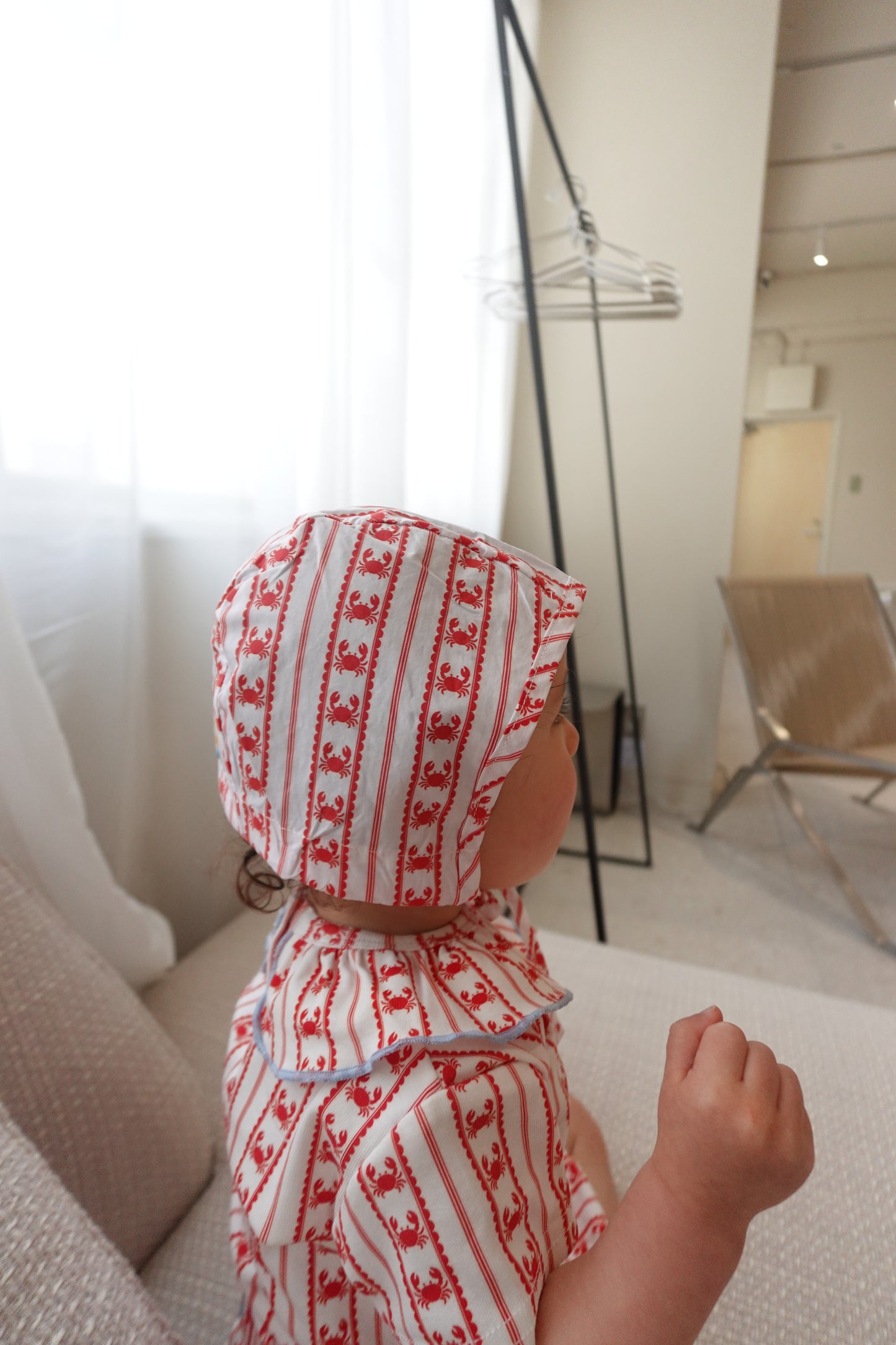 Crab cotton bonnet