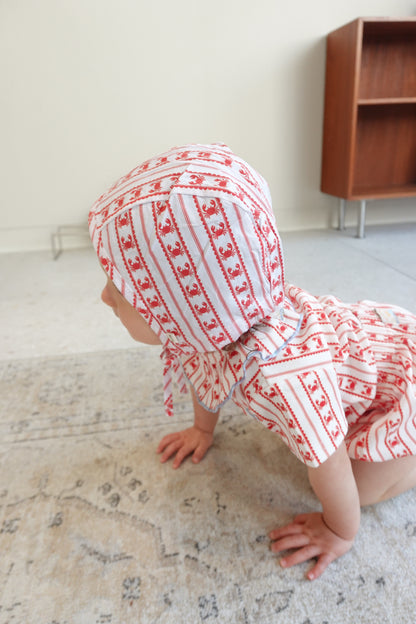 Crab cotton bonnet