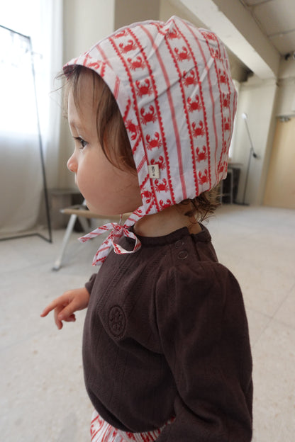 Crab cotton bonnet