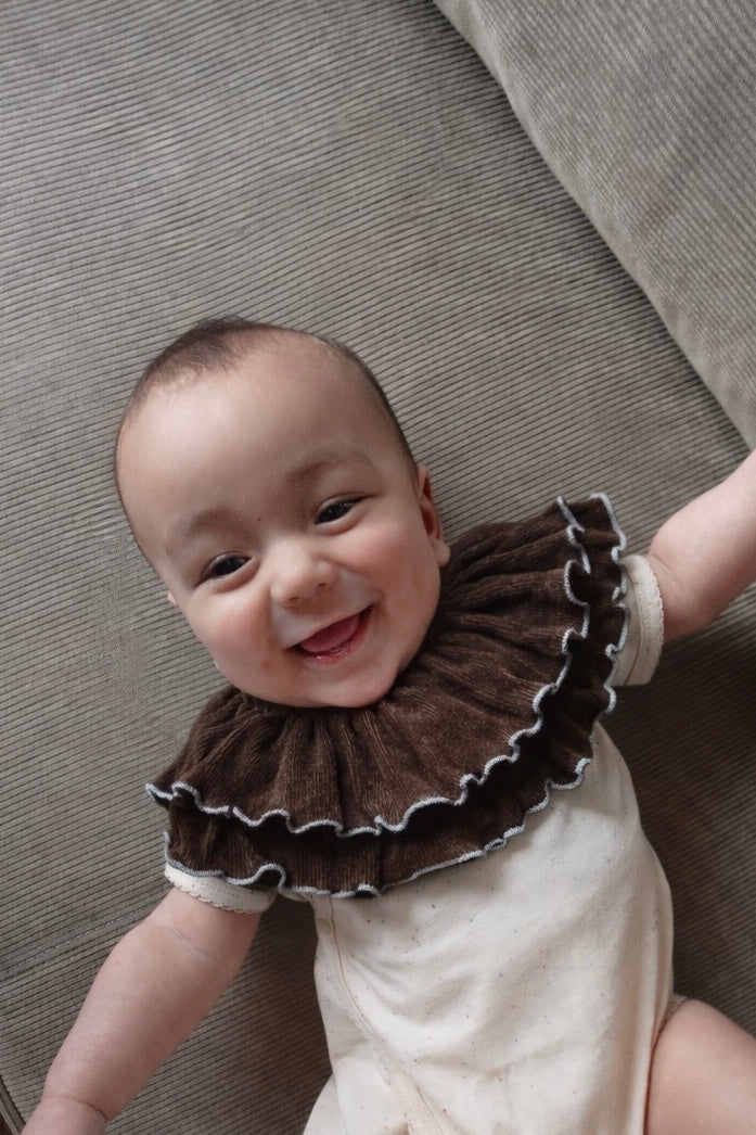 Double Frill Collar Bib brown
