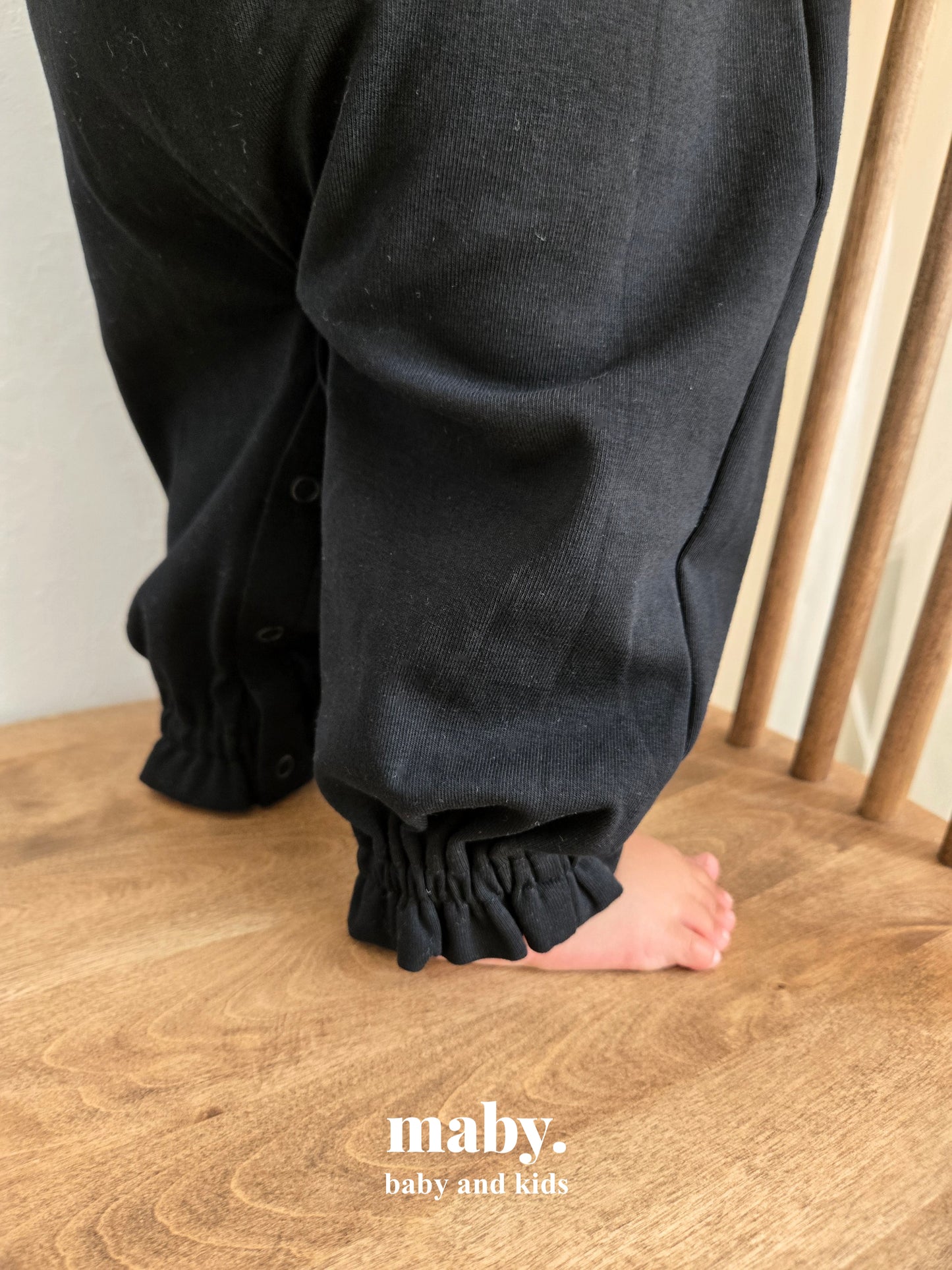 ブラックフリルロンパース 【50-80cm】